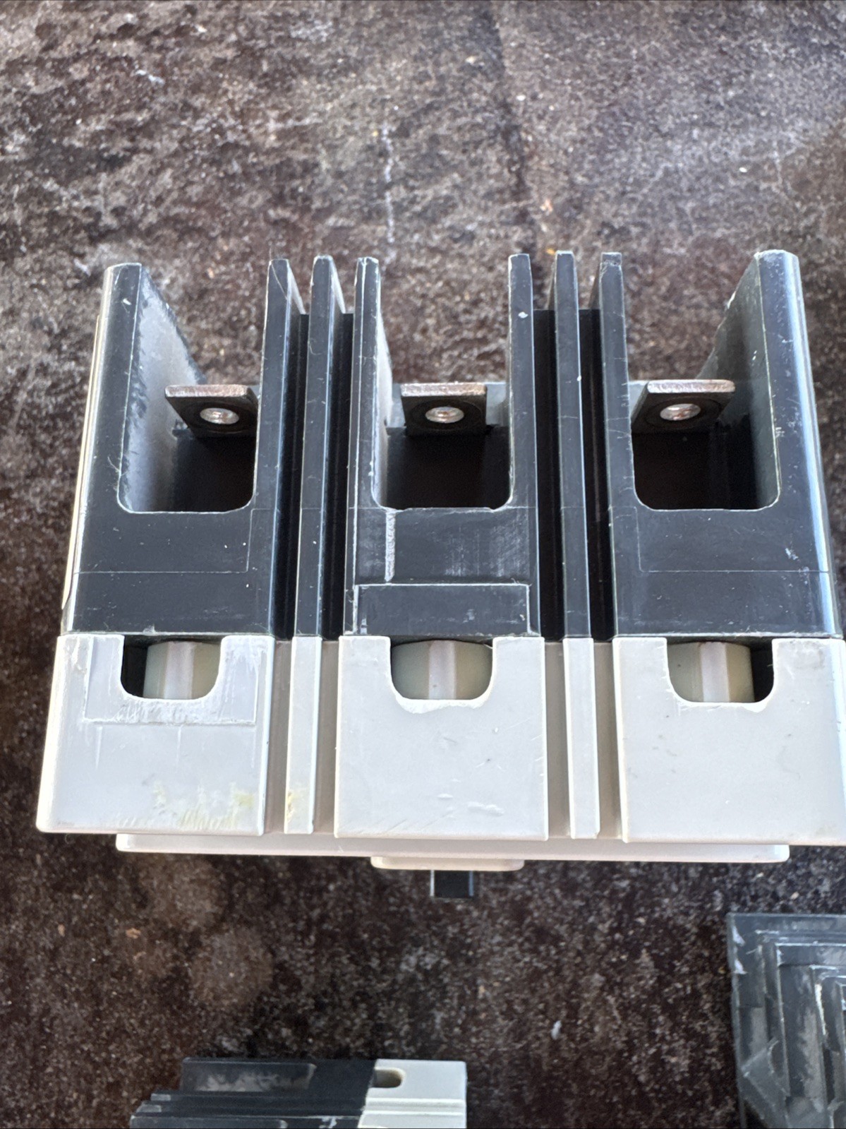 EATON HFD3070 70A 600V 3P 65kA@480V INDUSTRIAL CIRCUIT BREAKER