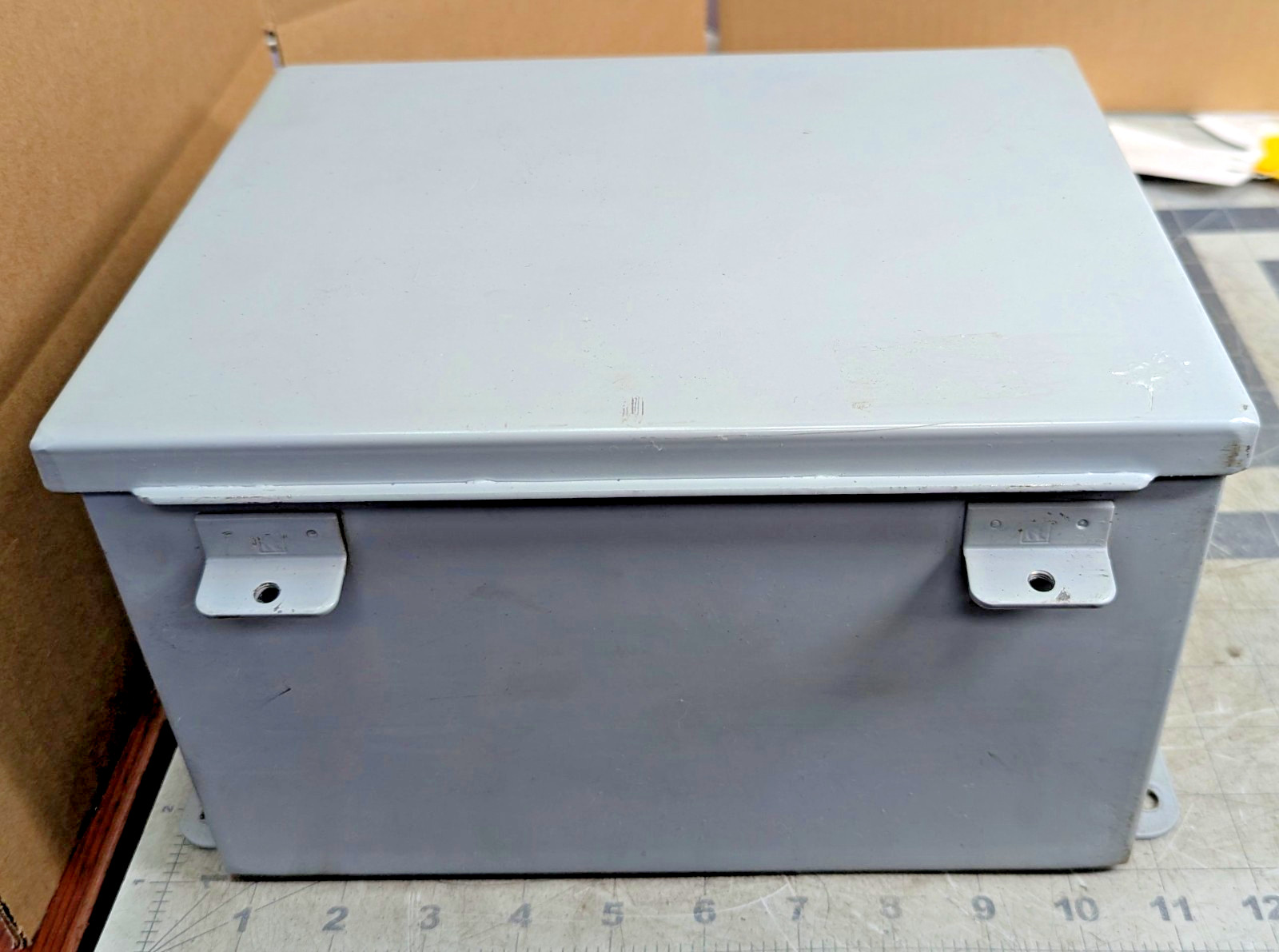 A12108CH, nVent Hoffman Enclosure Box 10″ X 8″ X 6″ TYPE 12 & 13 [D2S5]