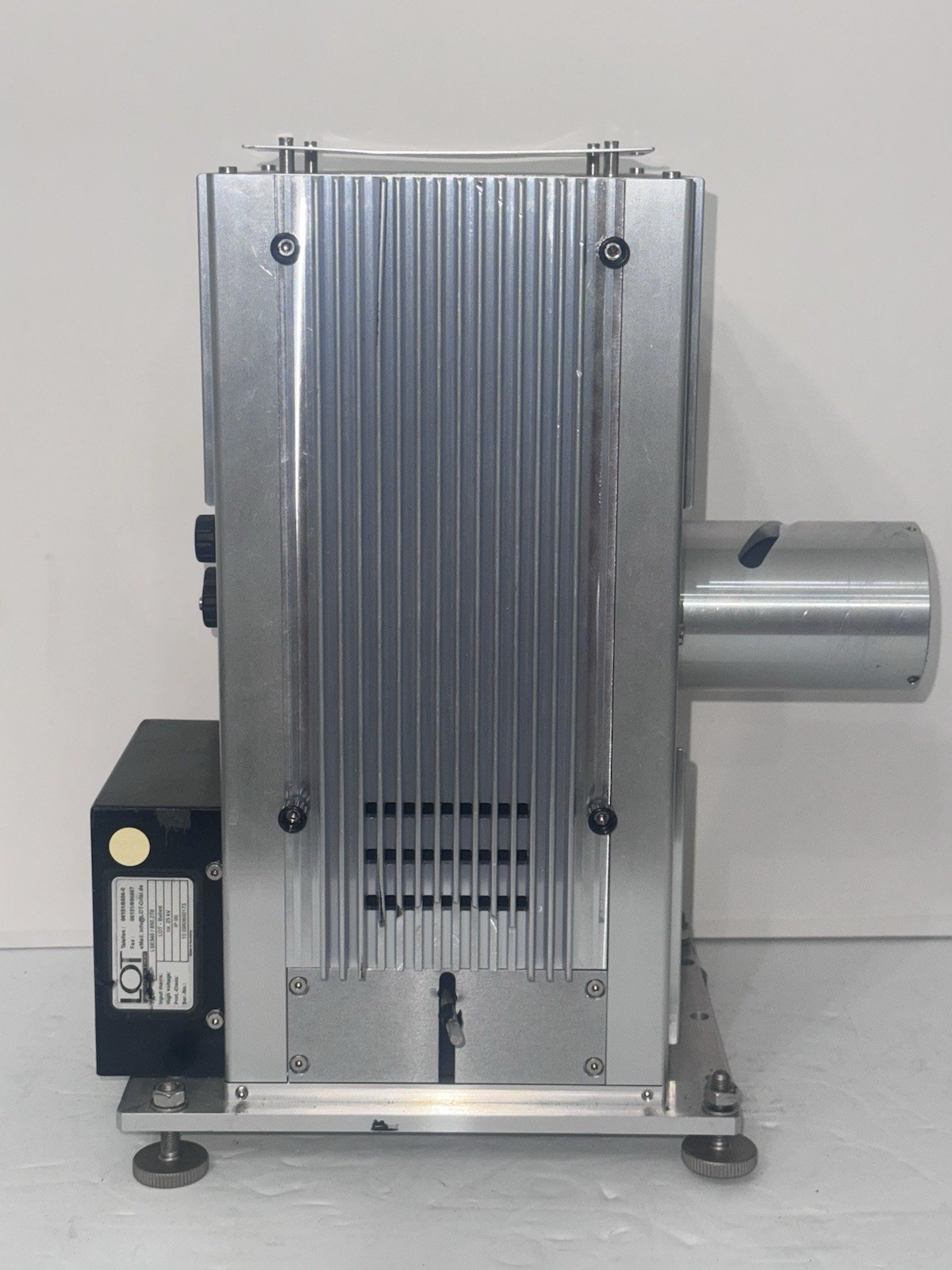 LOT ORIEL LSE340 / 850.27B ULTRAVIOLET LIGHT LSH302 500W IP 00 Quantum Design