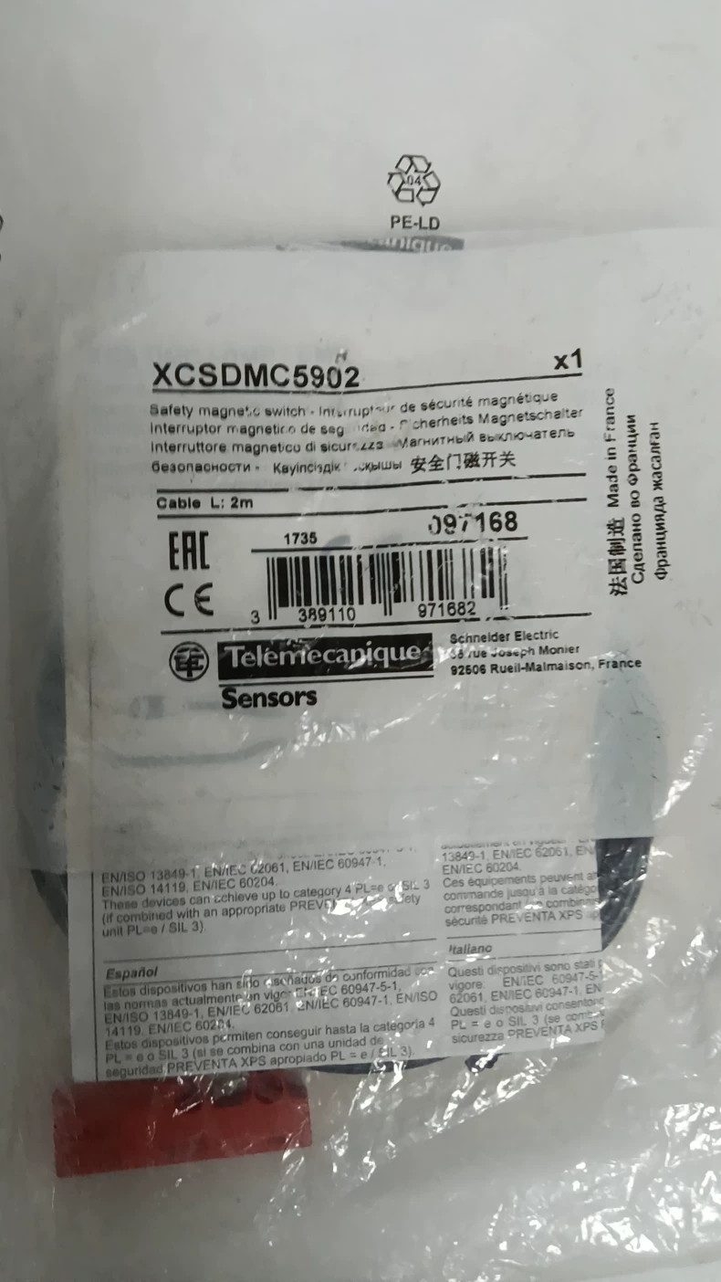 1 PC New Schneider Electric XCSZC5902 Magnetic Safety Switches Telemecanique