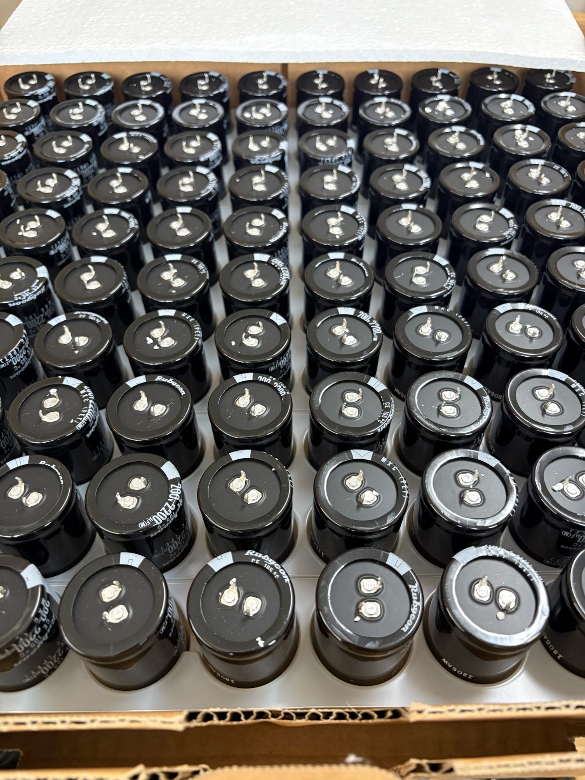 5x Rubycon 200V 2200uF Snap-In Aluminum Electrolytic Capacitor 105°C 35x50mm