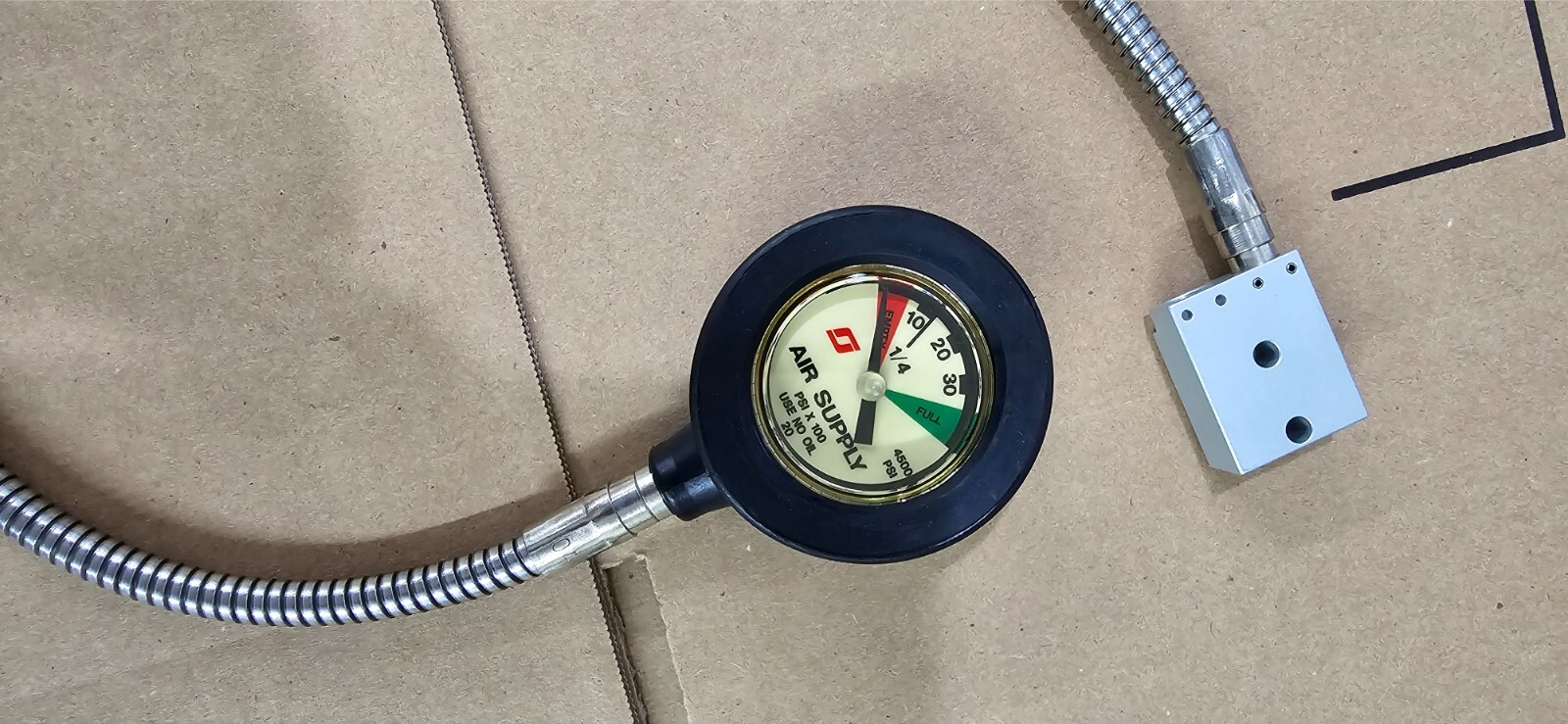 Brand New Scott Remote Pressure gauge with connecting hose. Item # 804059-02