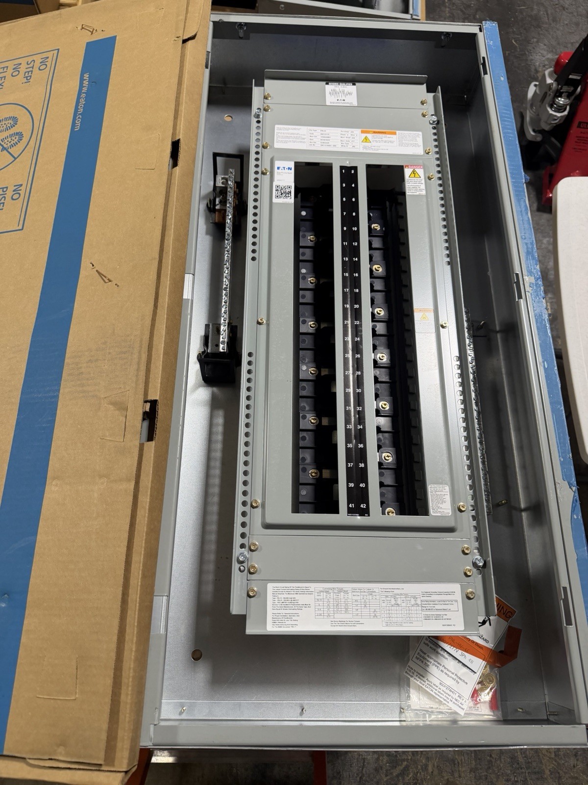 1-EATON PRL2X 225A 480/277V 3P4W MAIN LUG PANELBOARD NEMA 1 SURFACE MOUNT 42″