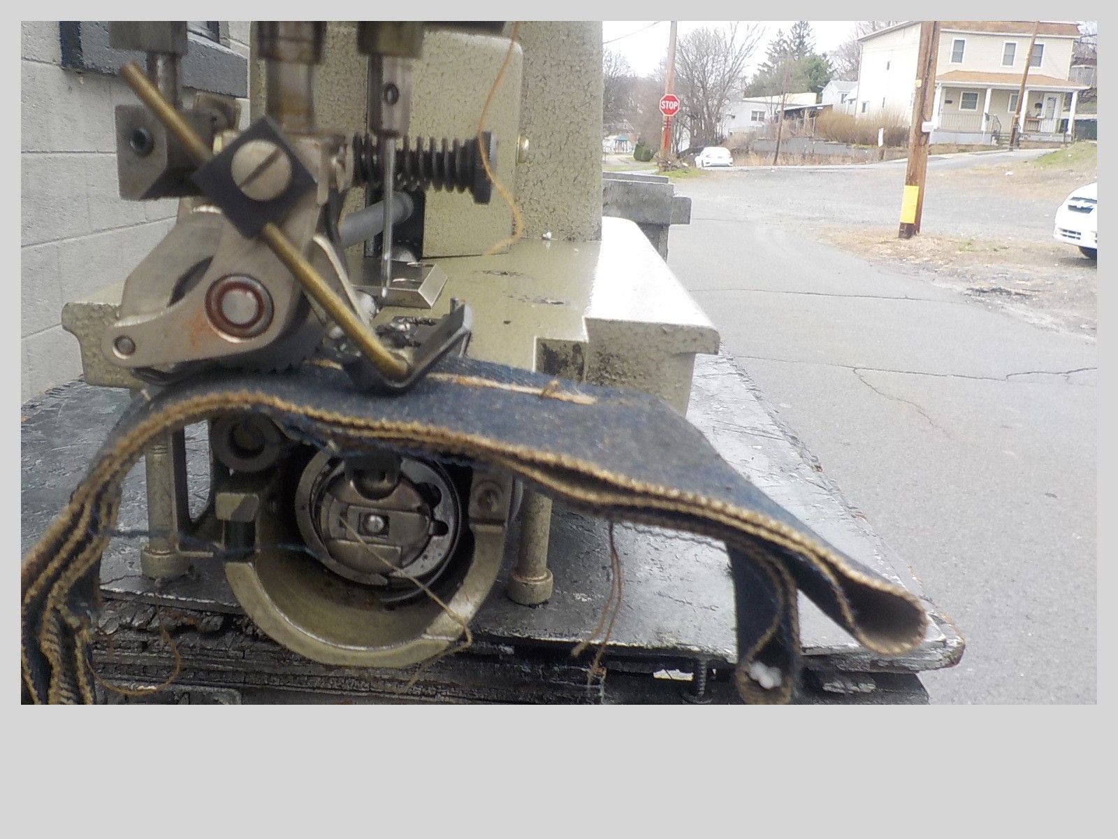 Industrial Sewing Machine Singer 591,one needle with puller ,hemming