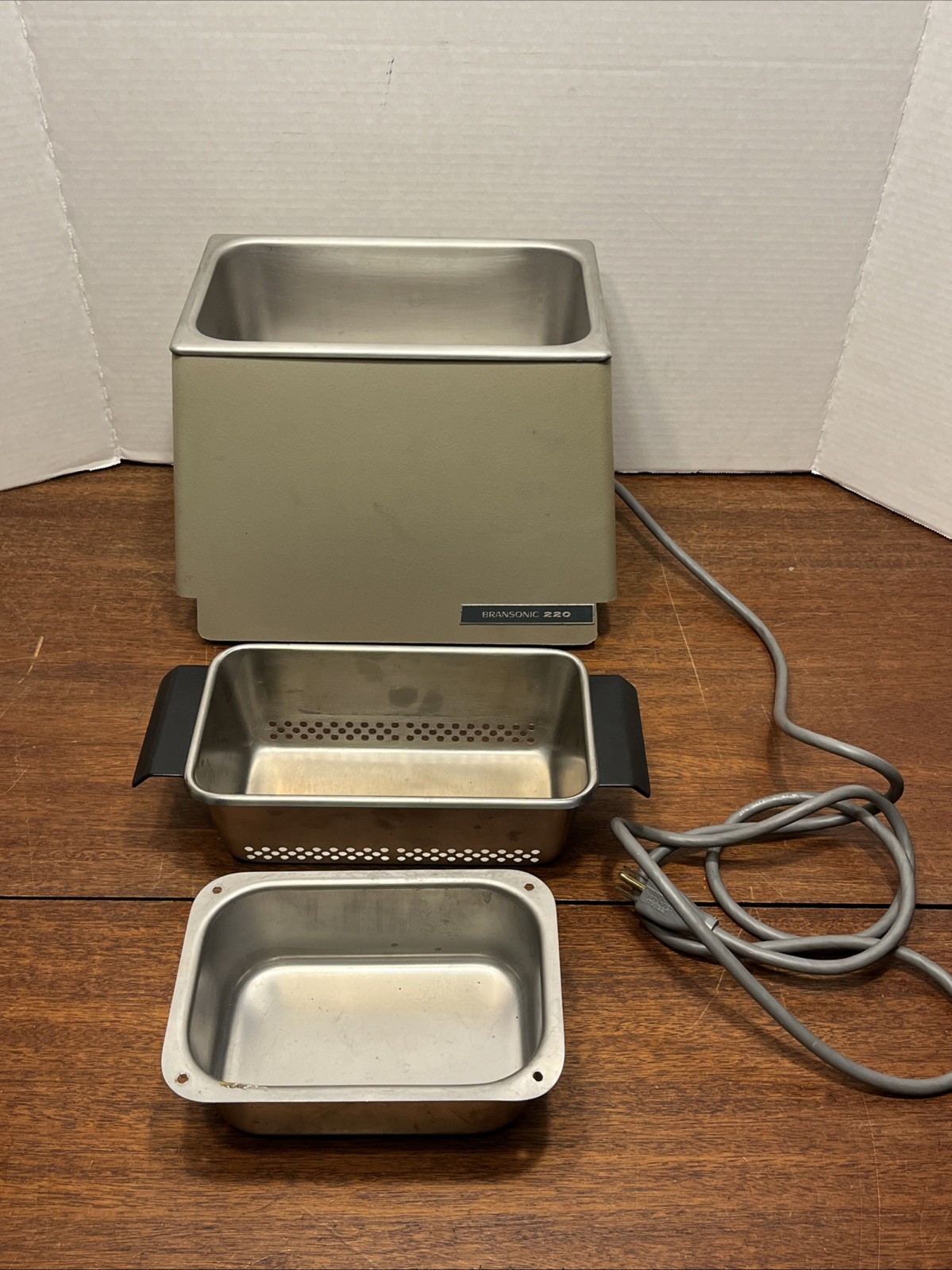 Branson Bransonic 220 B-220 Ultrasonic Cleaner w/basket no Lid TESTED