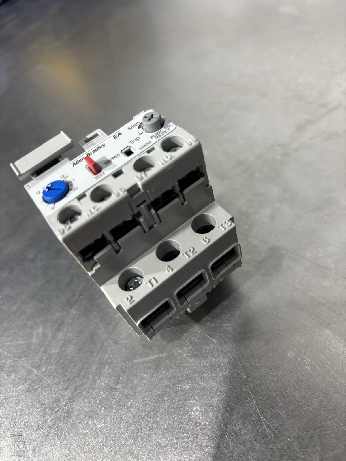 Allen-Bradley Thermal Overload Relay 193-EA1GB 12-32A 3-Ph