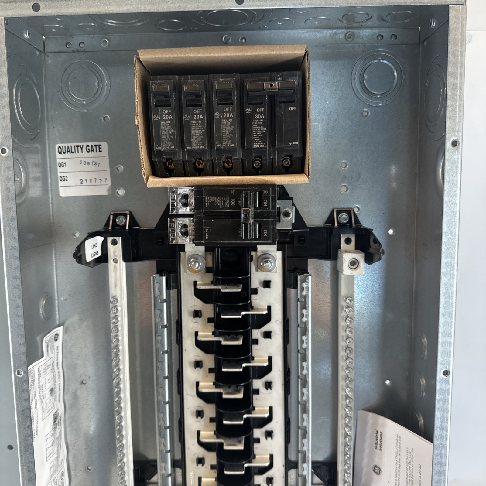 GE 100 Amp 20-Space 20-Circuit Main Breaker Indoor Contractor Kit TM2010CCUBK1