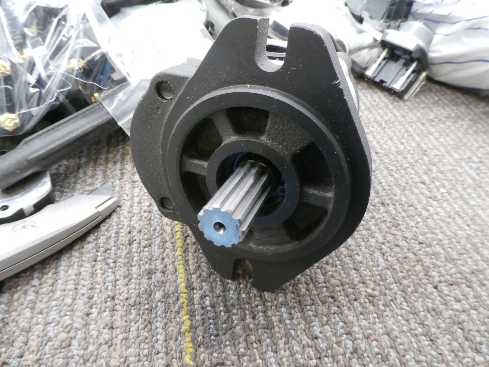 Fluidhaus Hydraulic Gear Pump 9 Spline 8cc/rev .488in3/rev 6GPM 15.8HP 3625PSI