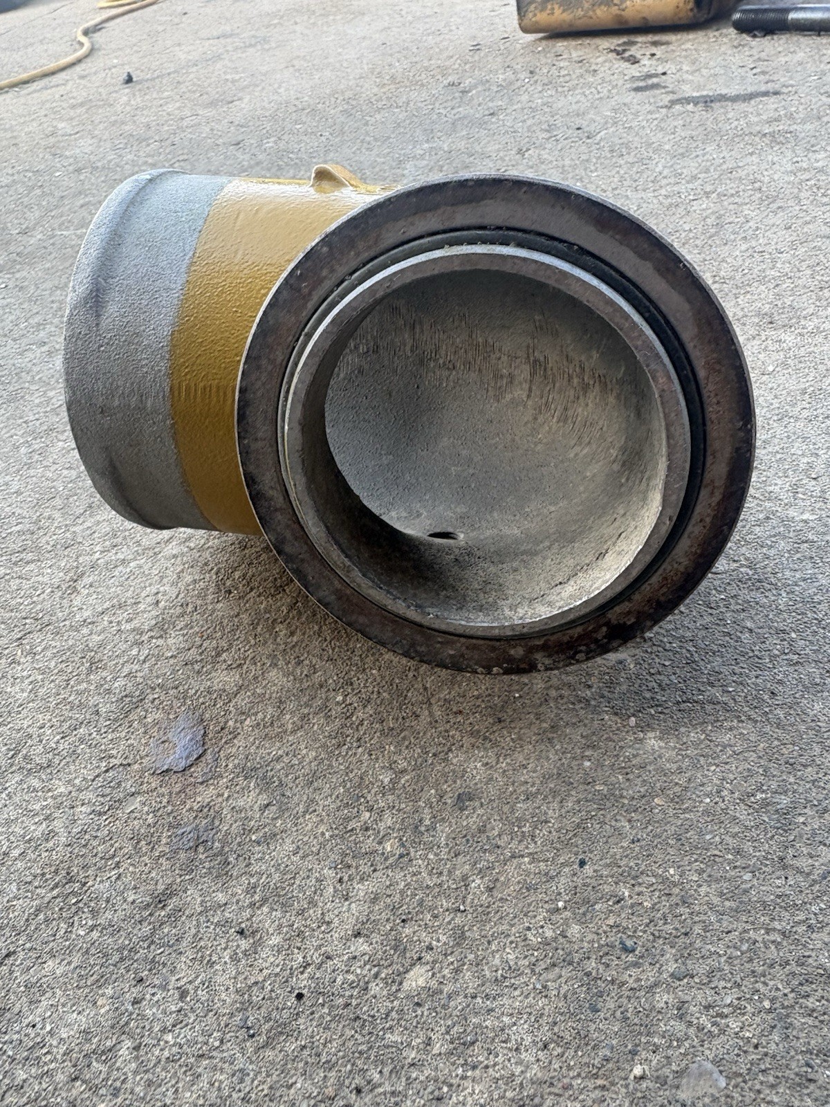 Caterpillar 217-8946 107mm Outer Diameter Air Line Elbow 735B 740B C-15