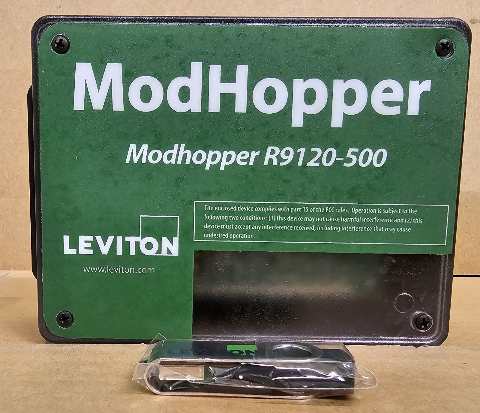 Leviton 015-R9120-500 ModHopper Extended Range Wireless Transceiver