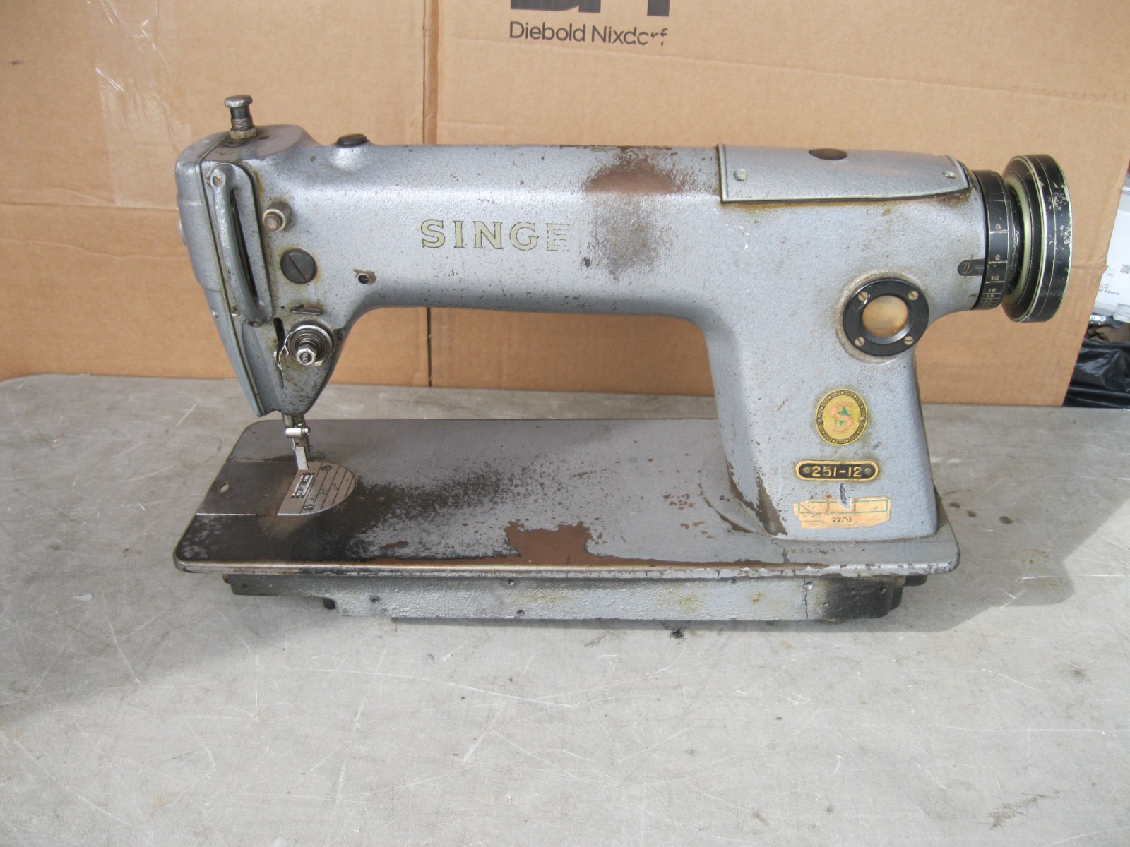 Singer 251-12 Upholstery Machine–FOR PARTS / REPAIR–UNTESTED–AS IS