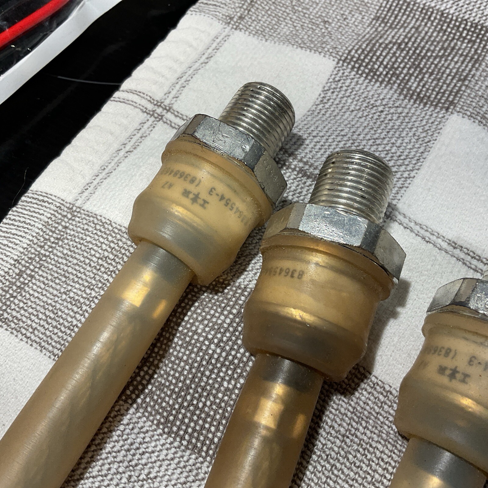 International Rectifier A7 8364554-3 8368467-3 4 Pieces