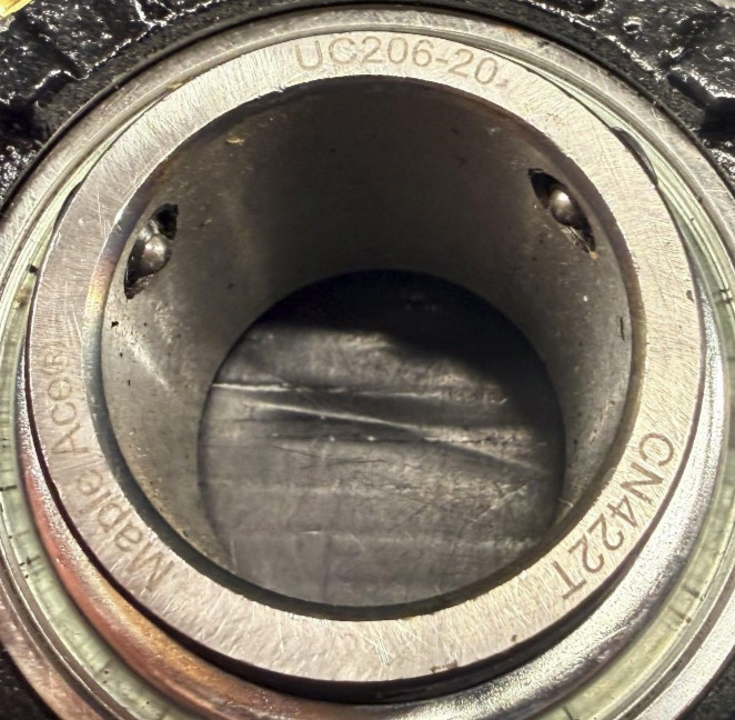 1 NEW MAPLE ACE UCFL206-20 2-BOLT FLANGE BEARING NNB ***MAKE OFFER***
