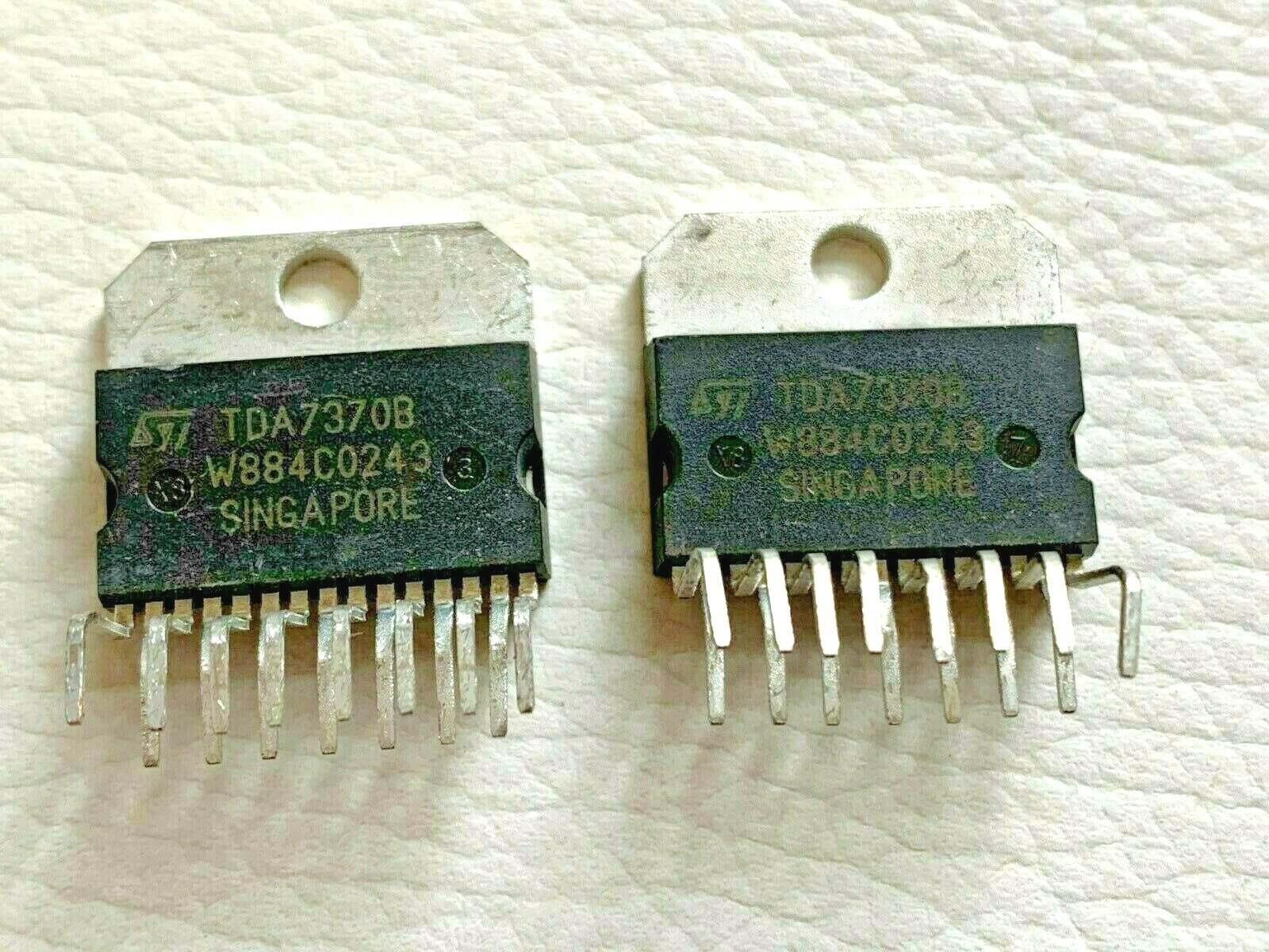 TDA7370B Original New ST Integrated Circuit LOT OF 2