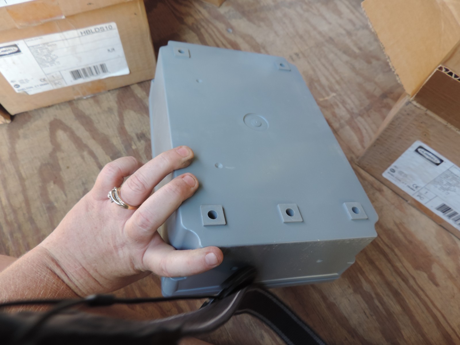 Hubbell HBLDS10 Disconnect Switch 100A 600VAC Type 4X, 12