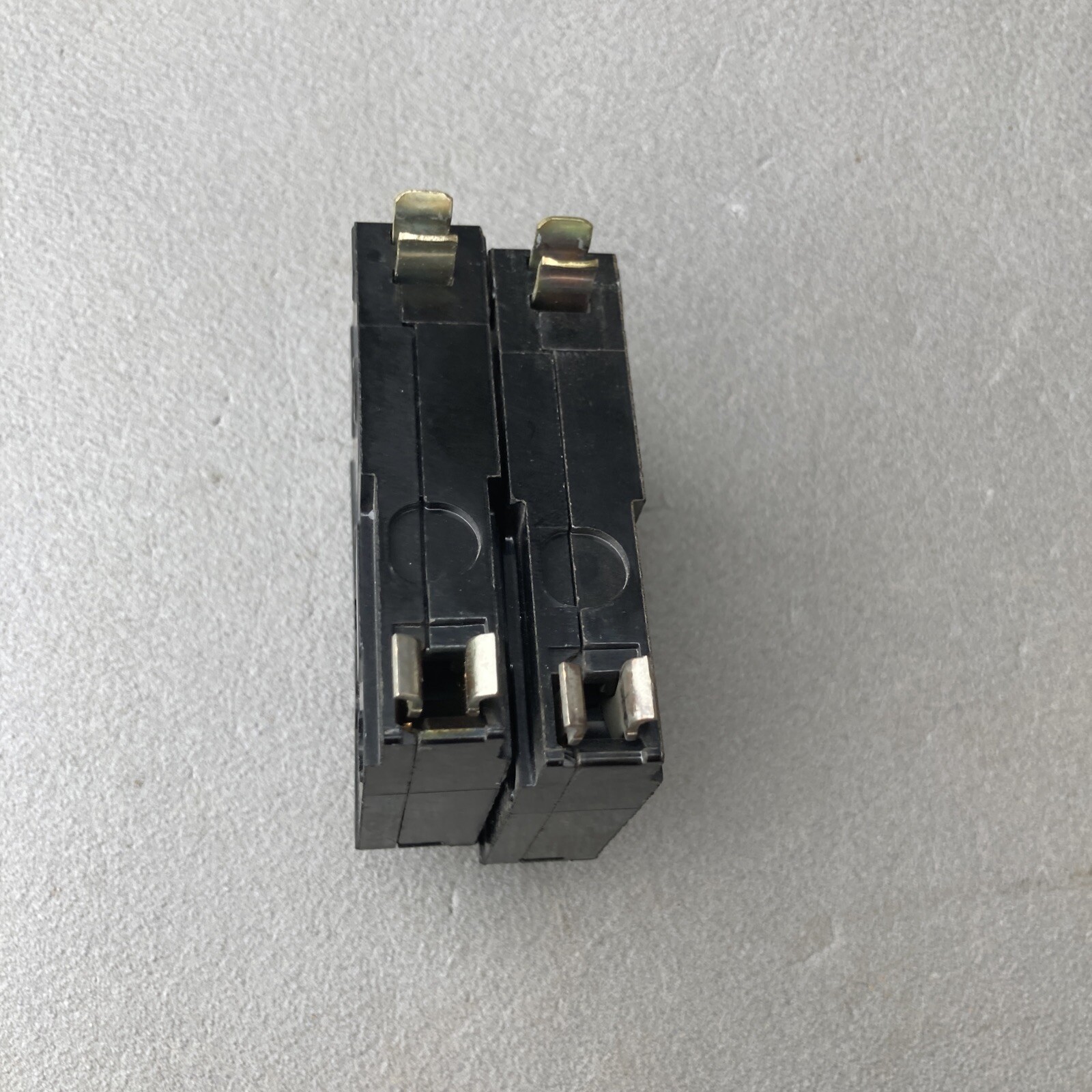 Lot of Two (2x) Square D QO120 20 Amp 1 Pole 120/240V QO black Trip Window