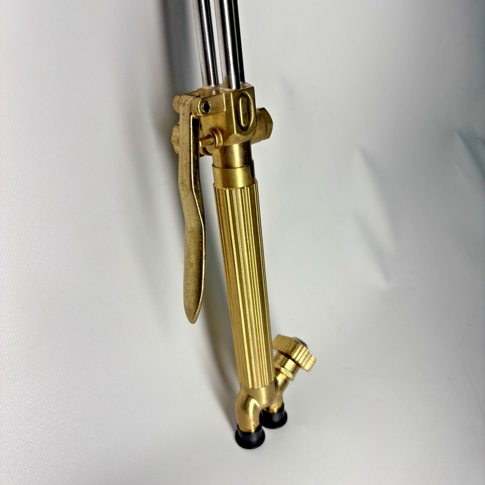 Olsen 19-3/4″ Victor-Style Oxygen/Acetylene Cutting Torch (Model 57913)