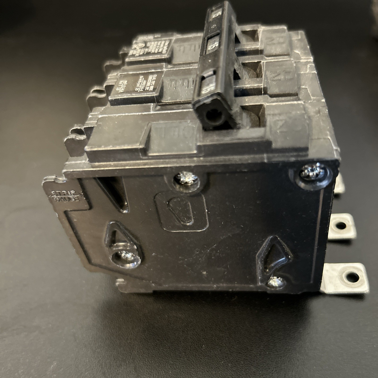 SIEMENS 3 Pole 15A / 22kA / Bolt On / HACR TYPE / / B315H/ Circuit Breaker