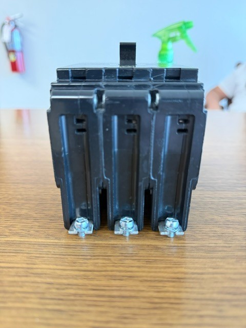 Square D EDB34025 Circuit Breaker 3 Pole 25 Amp 480/277VAC 3P 25A Bolt On