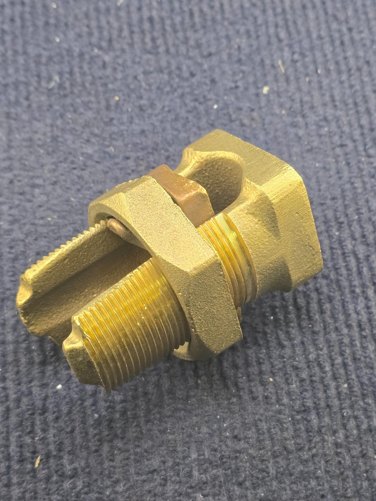 Burndy KS39 Servit Copper Split-Bolt Connector Run 750kcmil Tap 4/0 AWG Stranded
