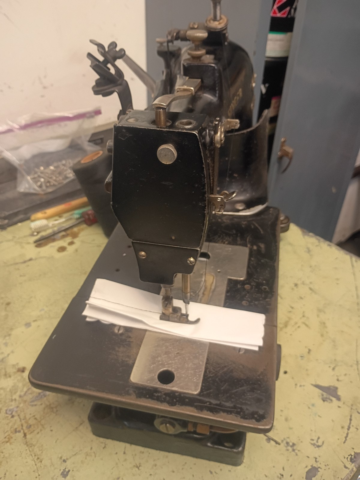 Singer 147-85 Industrial Sewing Machine Single Needle.
