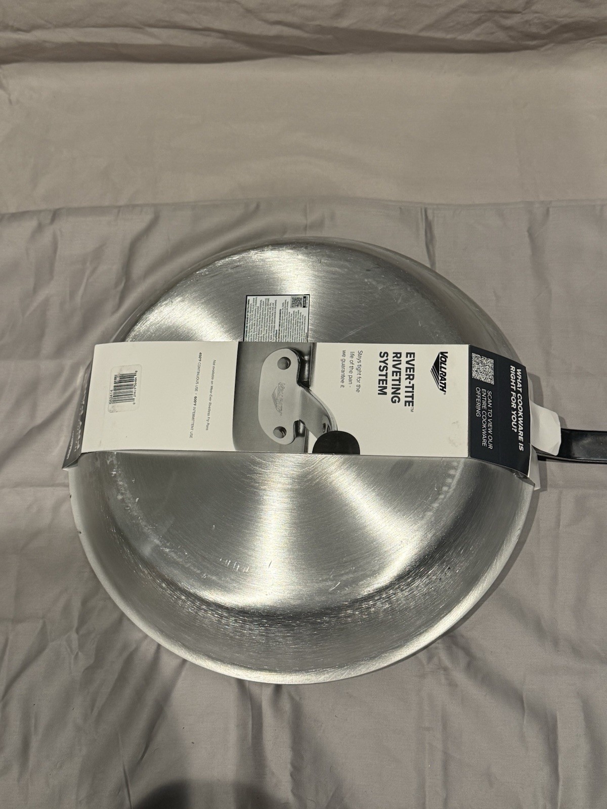 Vollrath Wear Ever 14″ Aluminum Fry Pan w/ Interior Finish & Plastic Handle