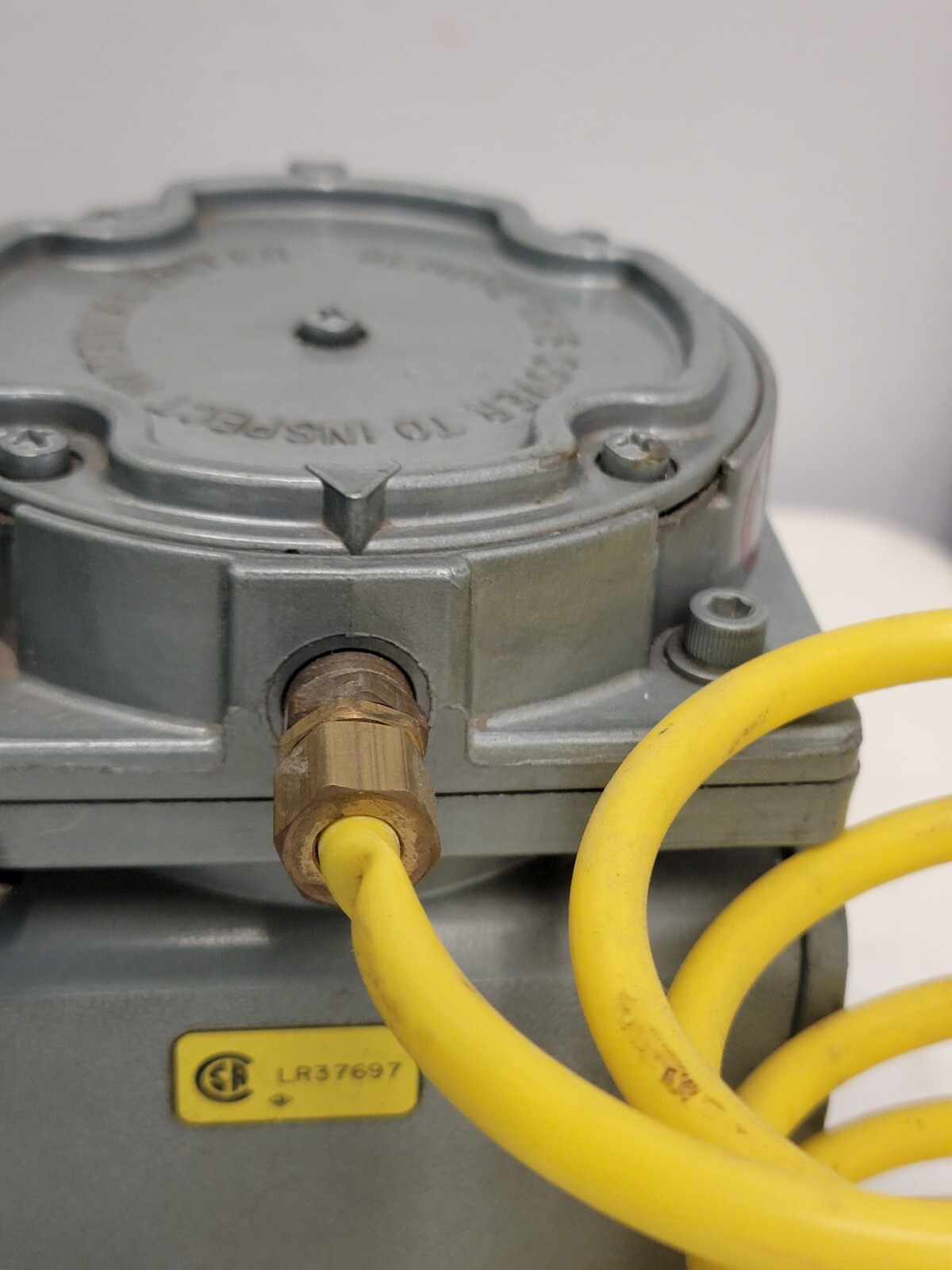 Gast MFG. Corp DOA-P161-AA Diaphragm Compressor or Vacuum Pump W/ Hose