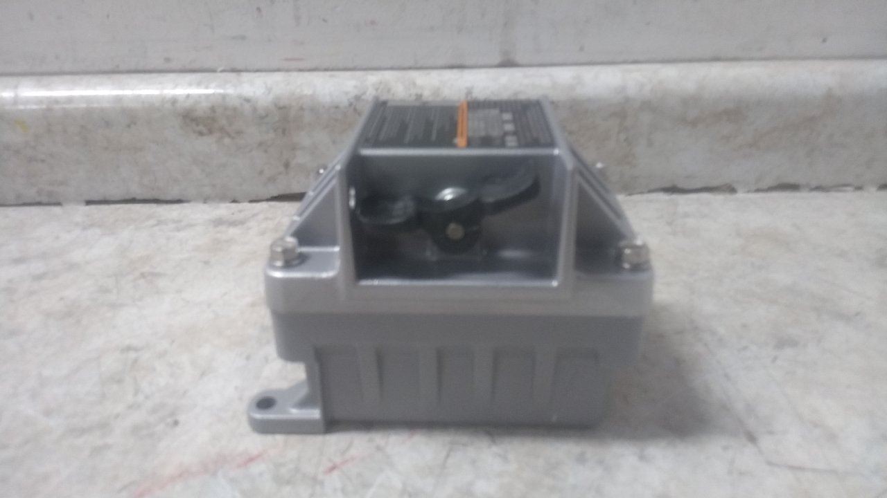 Square D 2510KR1 230VDC; 600VAC Max Voltage Rating Manual Motor Switch