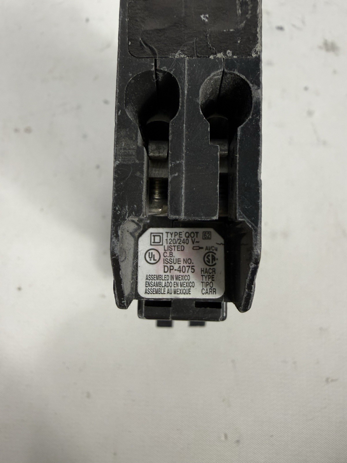 NEW Square D QOT2020NC, TWIN, Tandem, 1 Pole, 20 Amp Circuit Breaker 20A NO HOOK