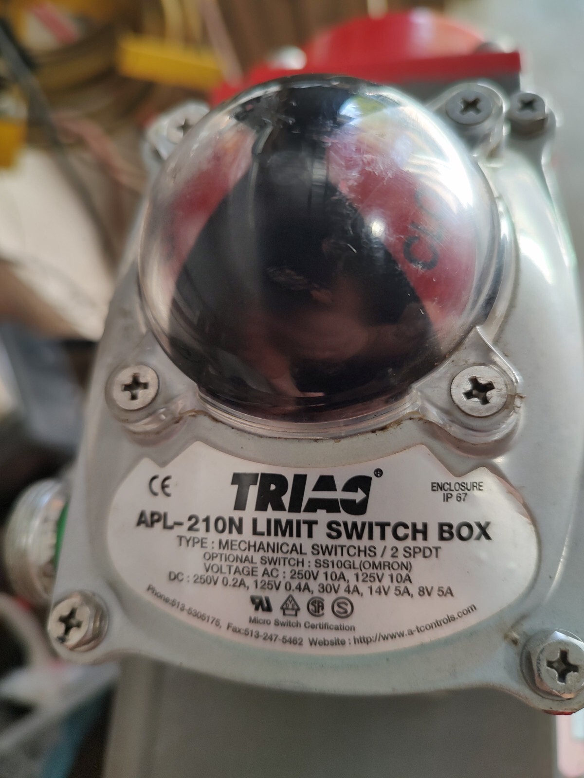 Triac Controls 2R500SR Actuator w/ APL-210N Limit Switch Boxs