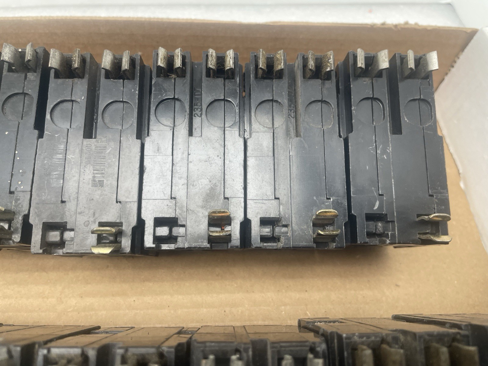 LOT (17) SQUARE D QO230 QO240 QO250 QO260 CIRCUIT BREAKER LOT 2 POLE PLUG-IN