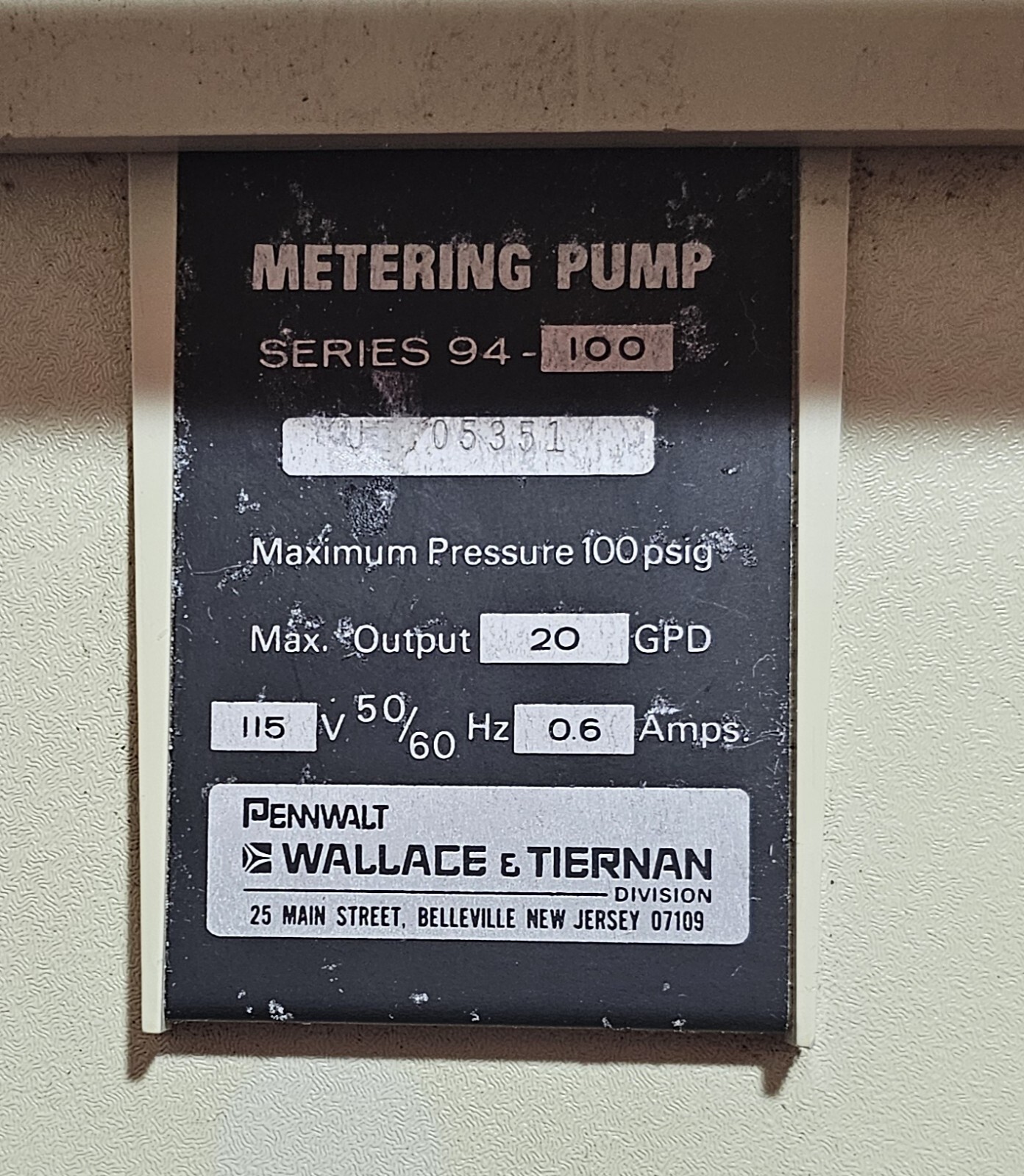 Wallace & Tiernan 94-100 Metering Pump 115VAC 0.9A 100 Psi 20 GPD