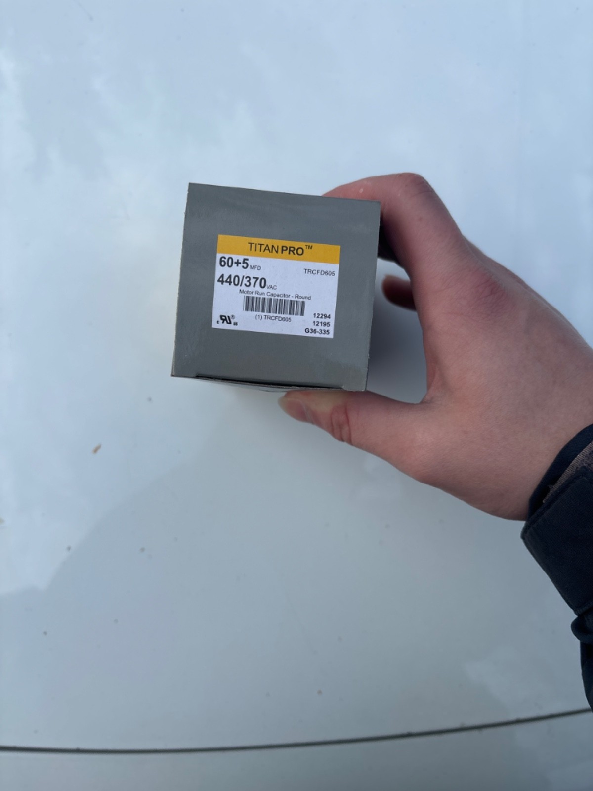 Titan Pro 370V Motor Run Capacitor – Silver (TRCD455)