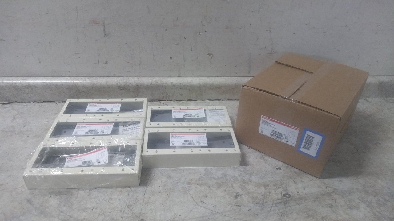 Wiremold V5748-5 5 Pk 10-1/8 In Width Steel Five Gang Box Fitting