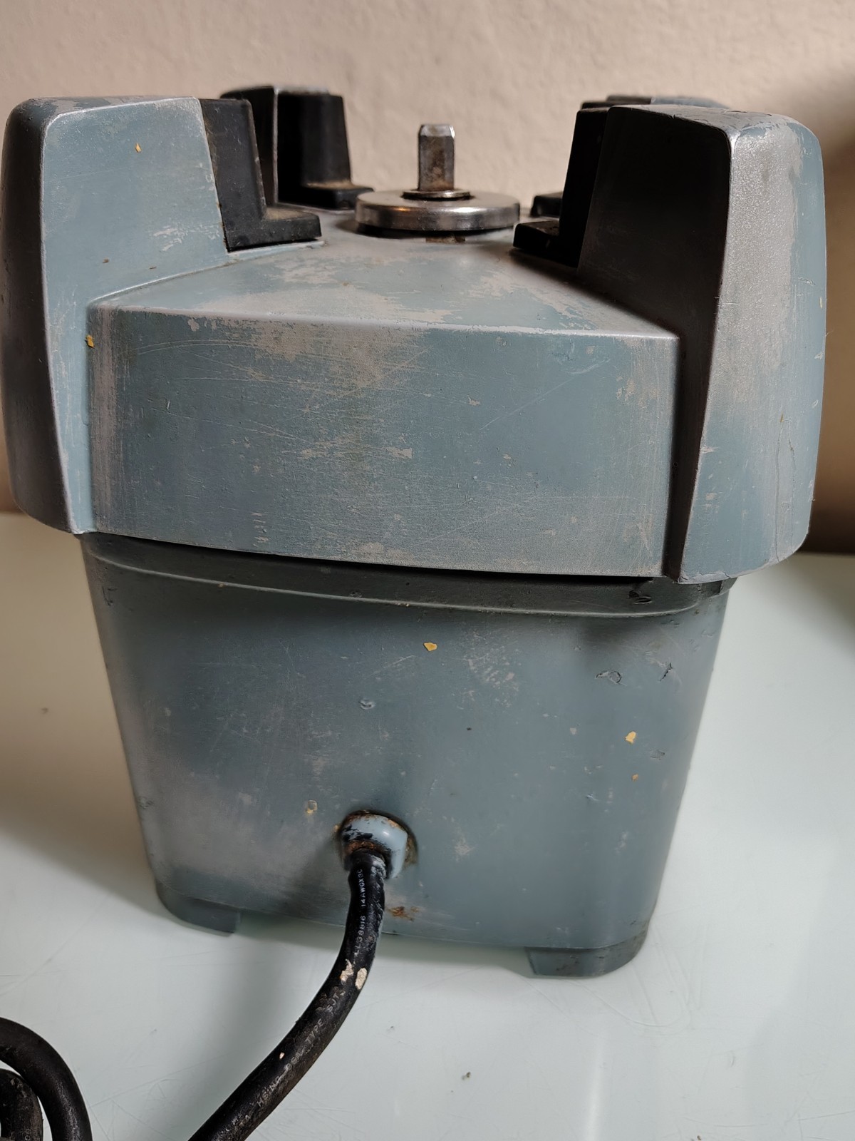 Waring Blender CB6 115 Volts Model 34BL22 Used – Needs Rubber Legs/Pads