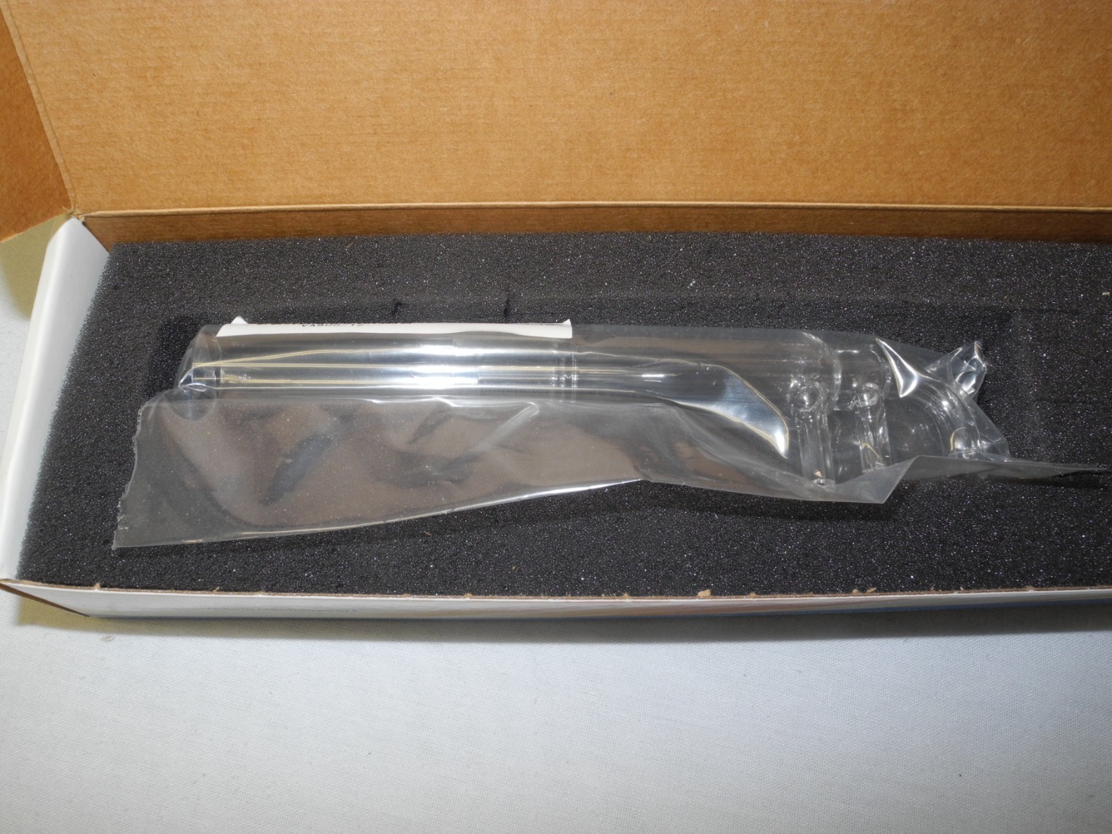 AGILENT 2010090400 TORCH ONE PIECE AXIAL 2.4mm ID INJECTOR NEW/SEALED