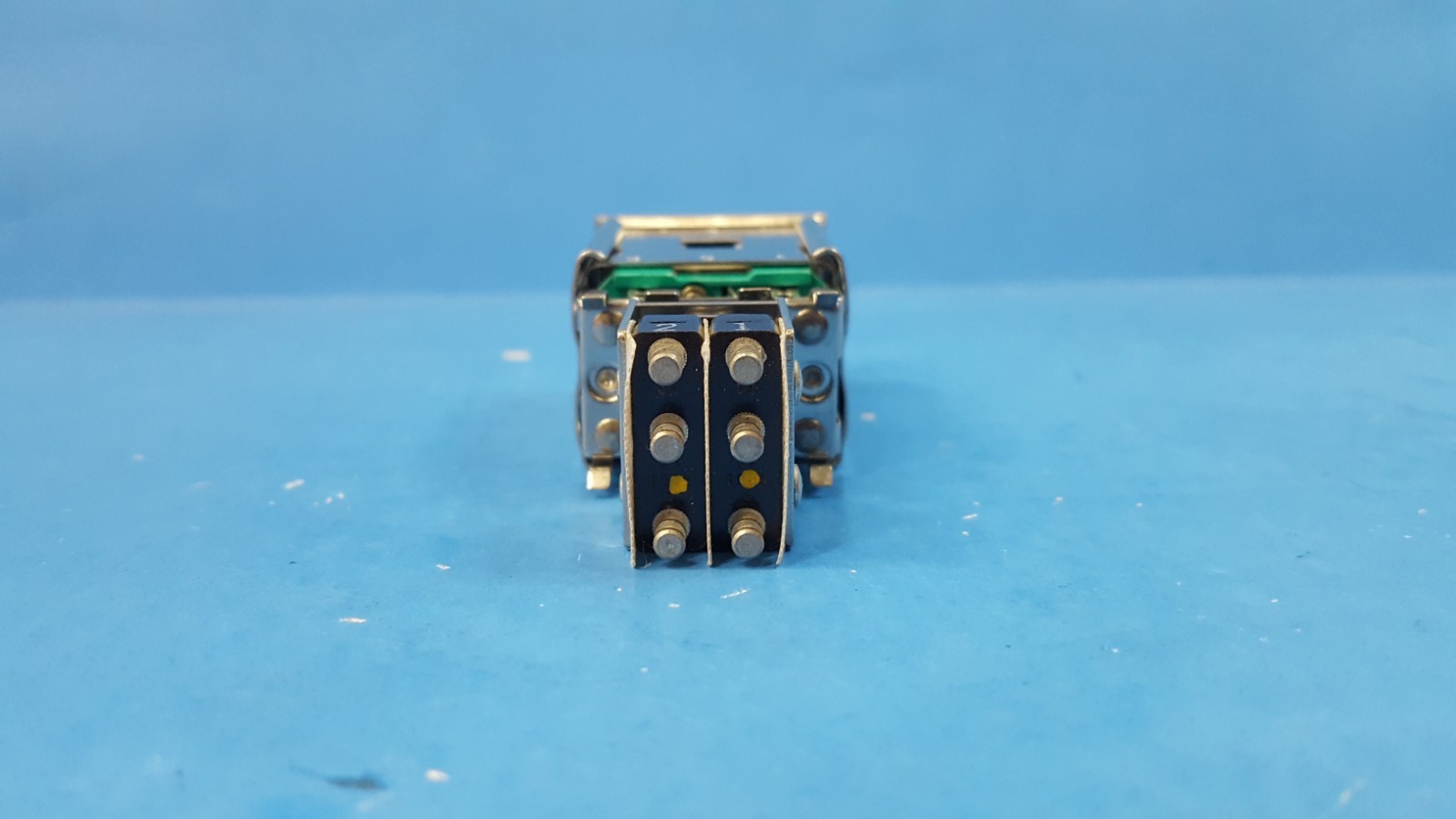 ONE PC- Indicating Switch, EATON, DPDT, 10EA1C1F10J2L(W)N1R1V13Square, Wave
