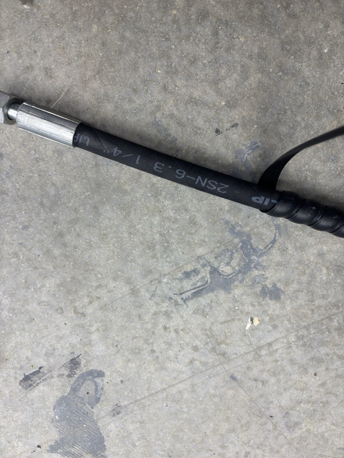 Agt Miva Chinese Mini Excavator Hydraulic Hose 1/4 M14x1.5 X 24” 90° & Straight