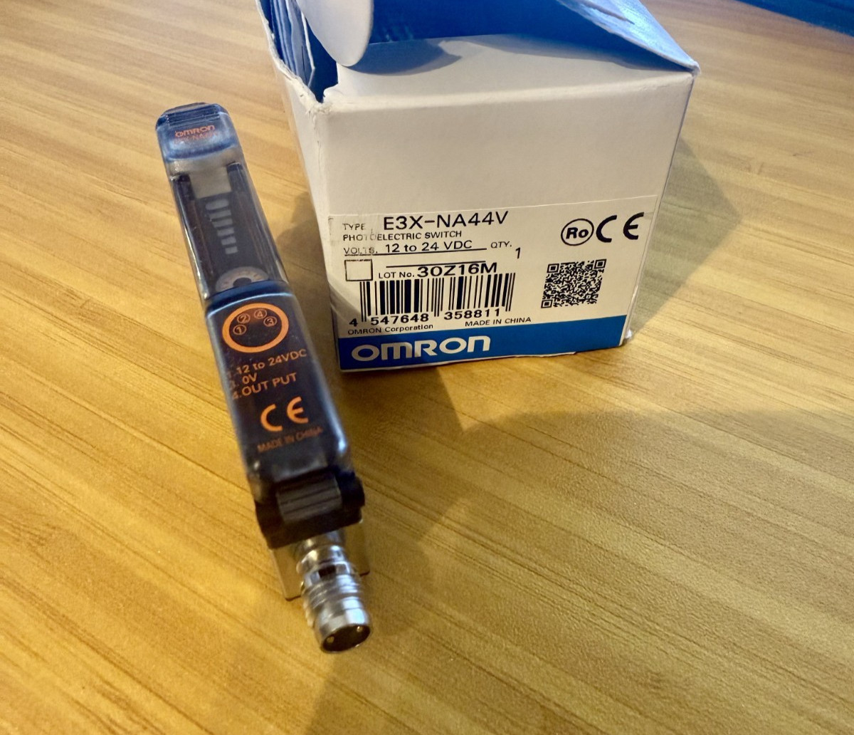 Omron Photoelectric Switch E3X-NA44V; Lot No 3OZ16M