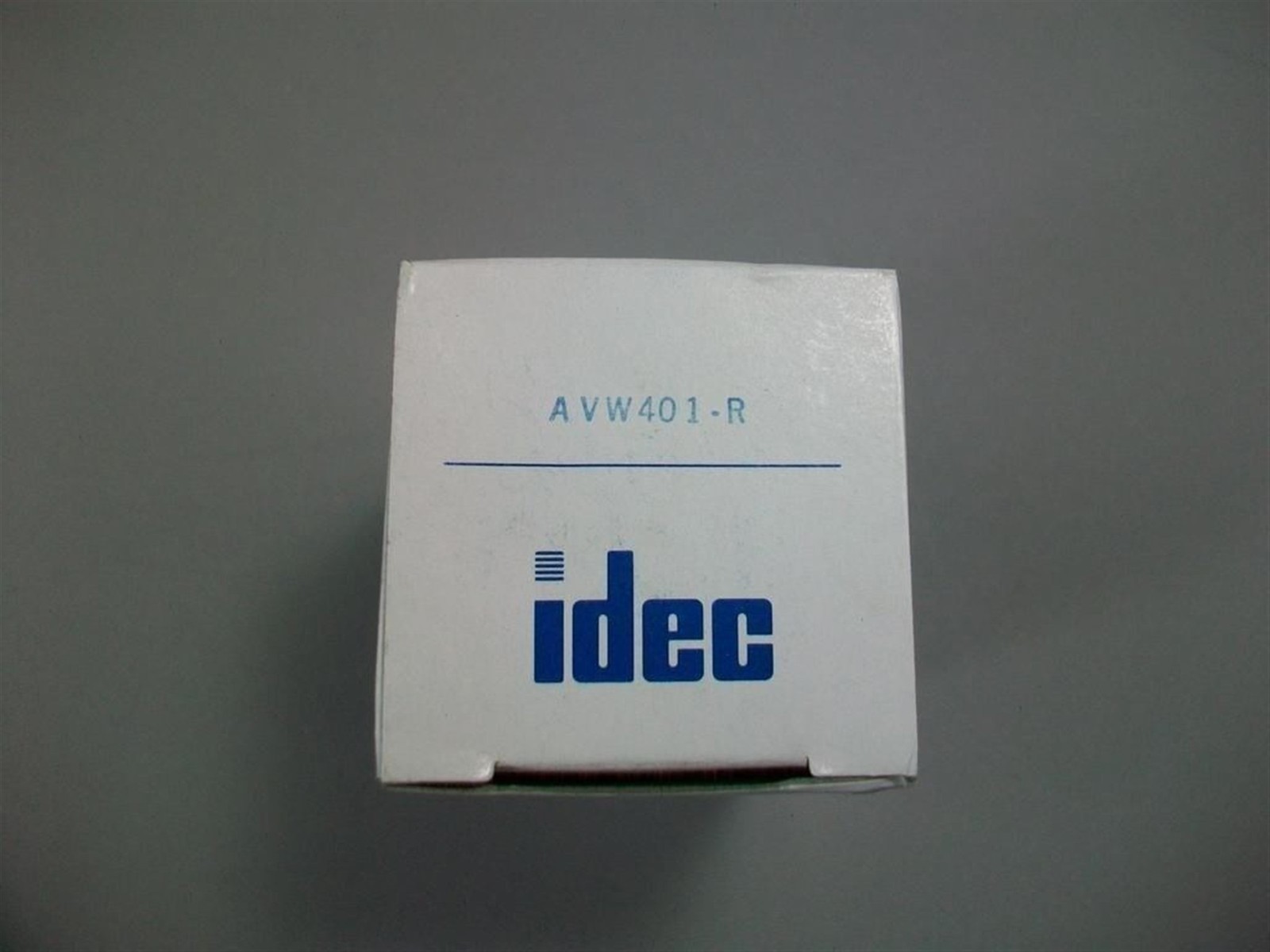 New Old Stock N/C Idec Pushlock Red Stop Button AVW401-R Heavy Duty 120-440V AC