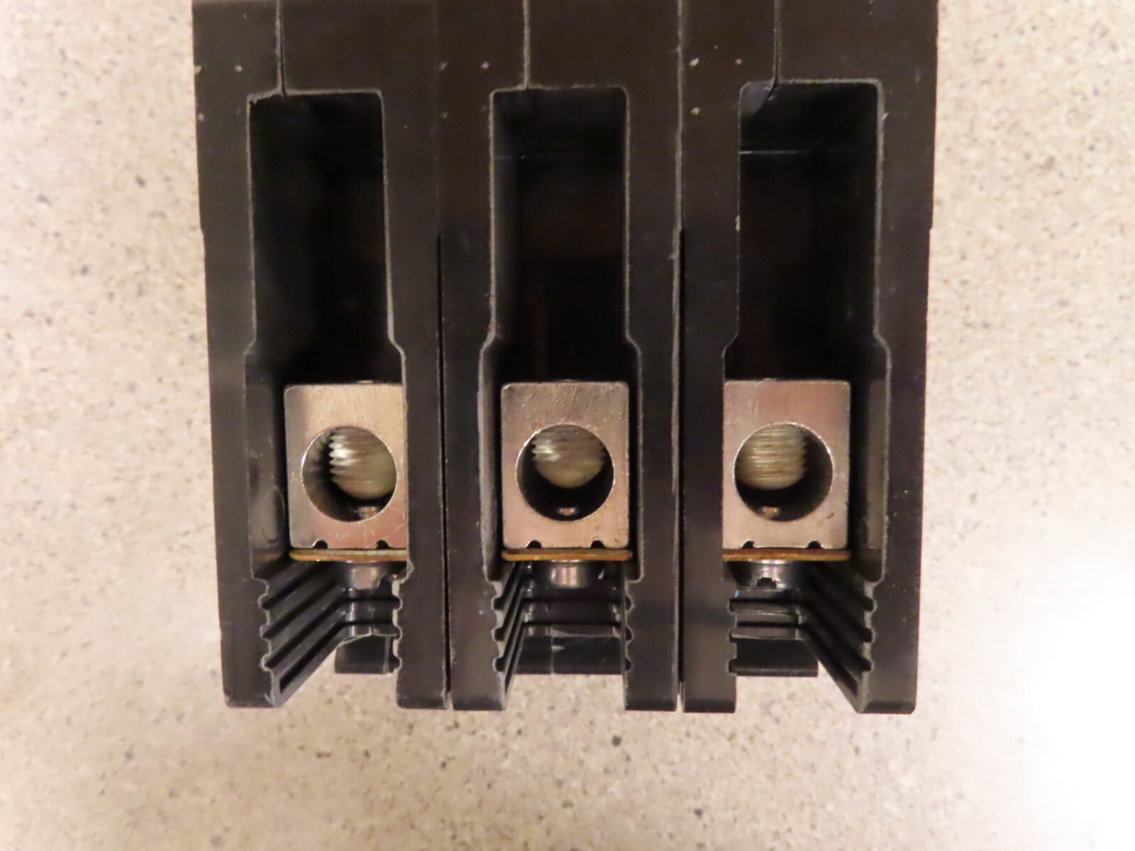 Square D EDB34035, 35 Amp, 480 Volt, 3 Pole, Circuit Breaker- NEW-S