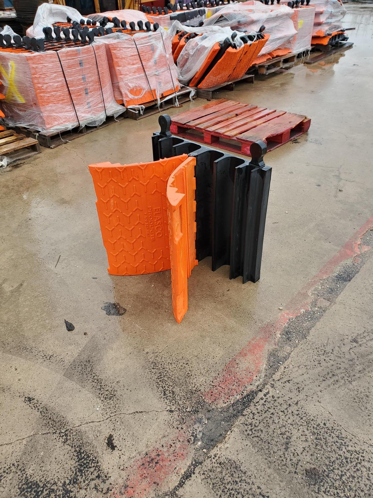 Cable Protector Ramp – 40″ x 27-1/2″ x 7-1/4″
