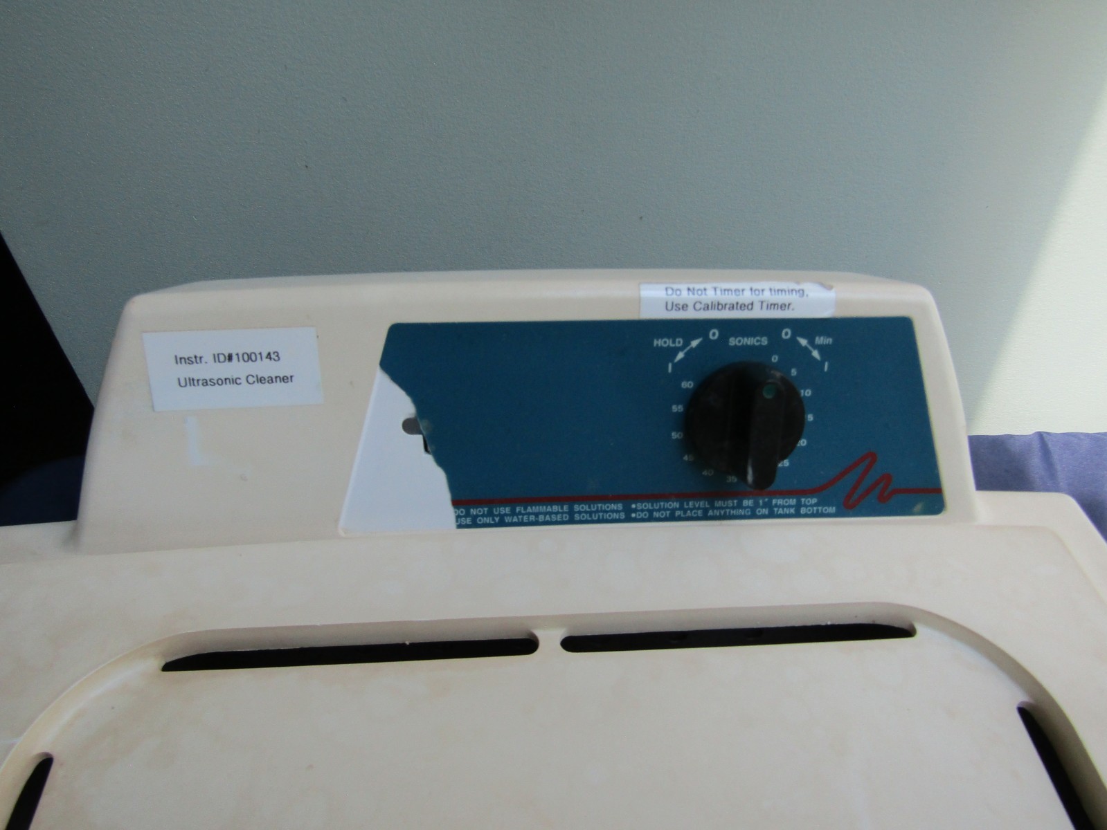 Branson Ultrasonics 5510 Ultrasonic Cleaner working but read