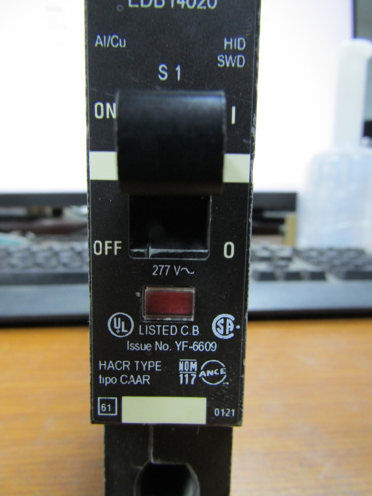 😍 (3) NEW SQUARE D 20 AMP CIRCUIT BREAKER 1 POLE 277 VAC EDB14020