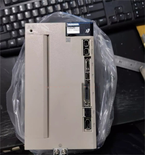 New Yaskawa SGD7S-180A20A Servo Drive SGD7S180A20A DHL Expedited Shipping