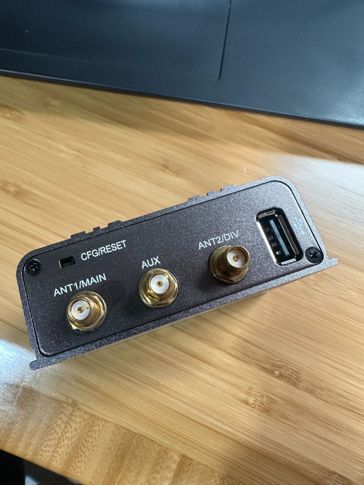 Microhard pMDDL2450-ENC – 2X2 MIMO Wireless Digital Data Link