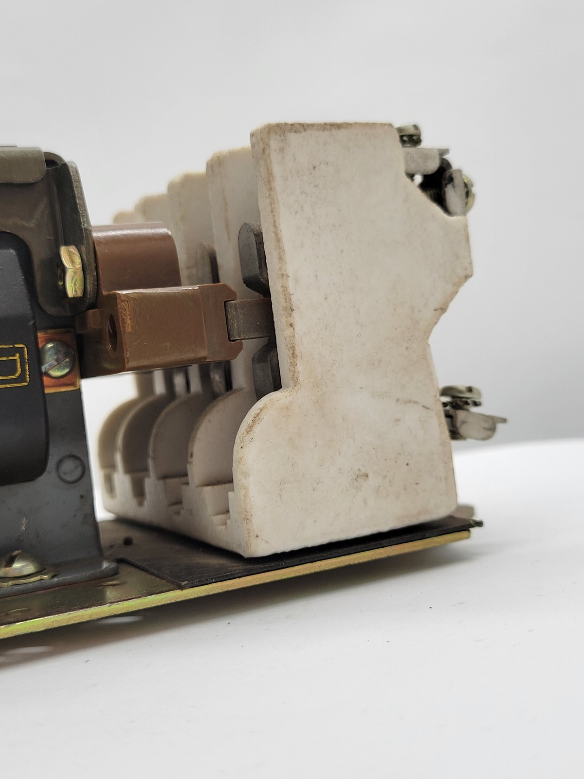 Square D 501 BH0-31 Machine Tool Relay 15A 4P 600V Series A 120/110V Coil
