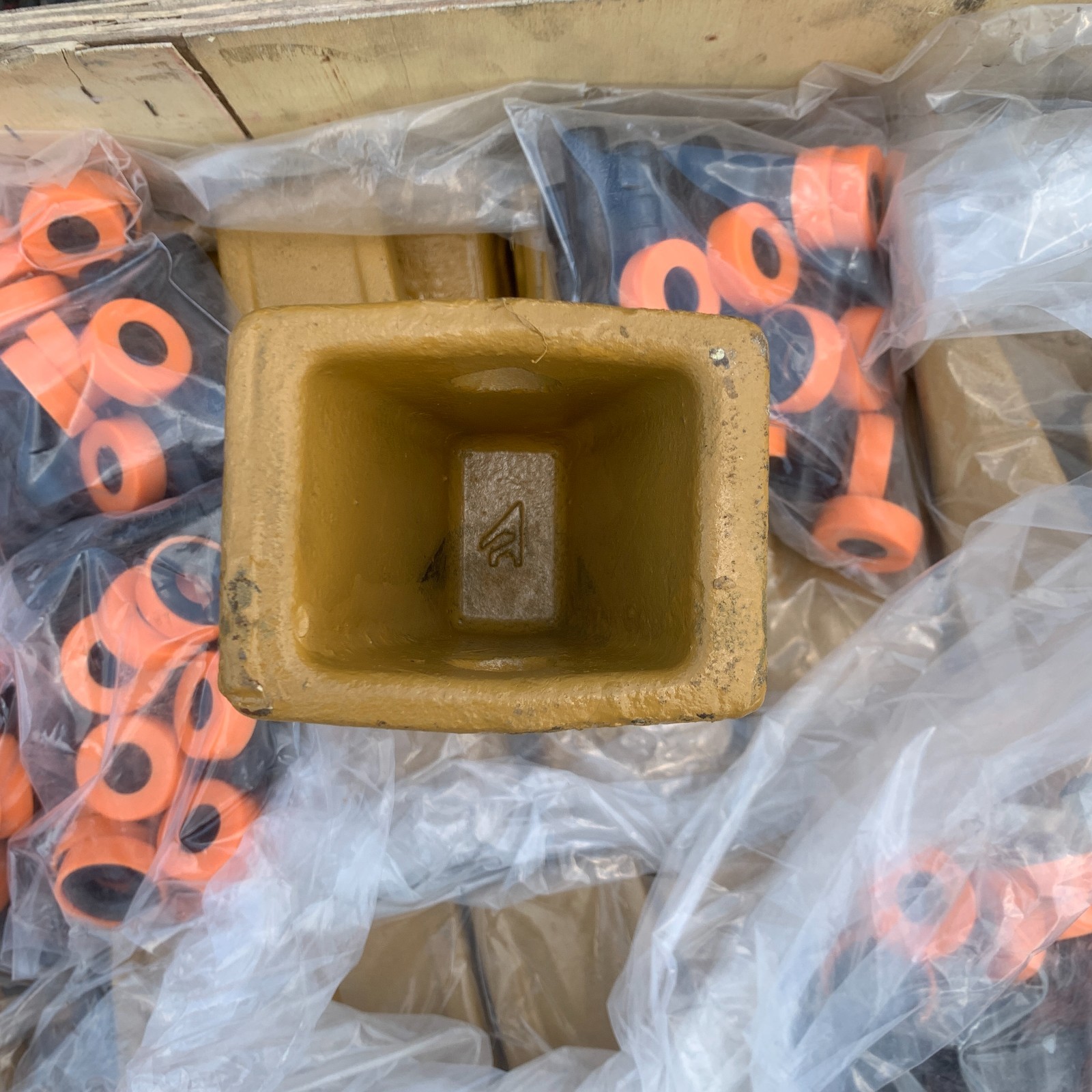 1 PK 1U3252 1u-3252 Bucket Tooth & 9J2258 Pins, 8E6259 retainer fit CAT J250