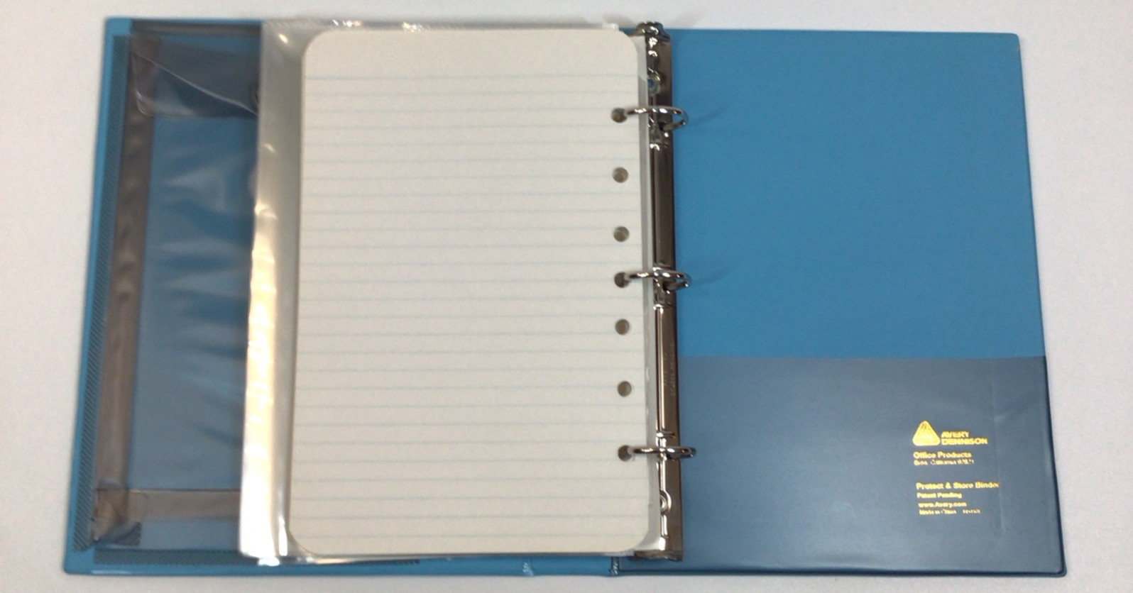 Avery Mini Size Protect and Store View Binder w/3 Round Rings – Pre Owned