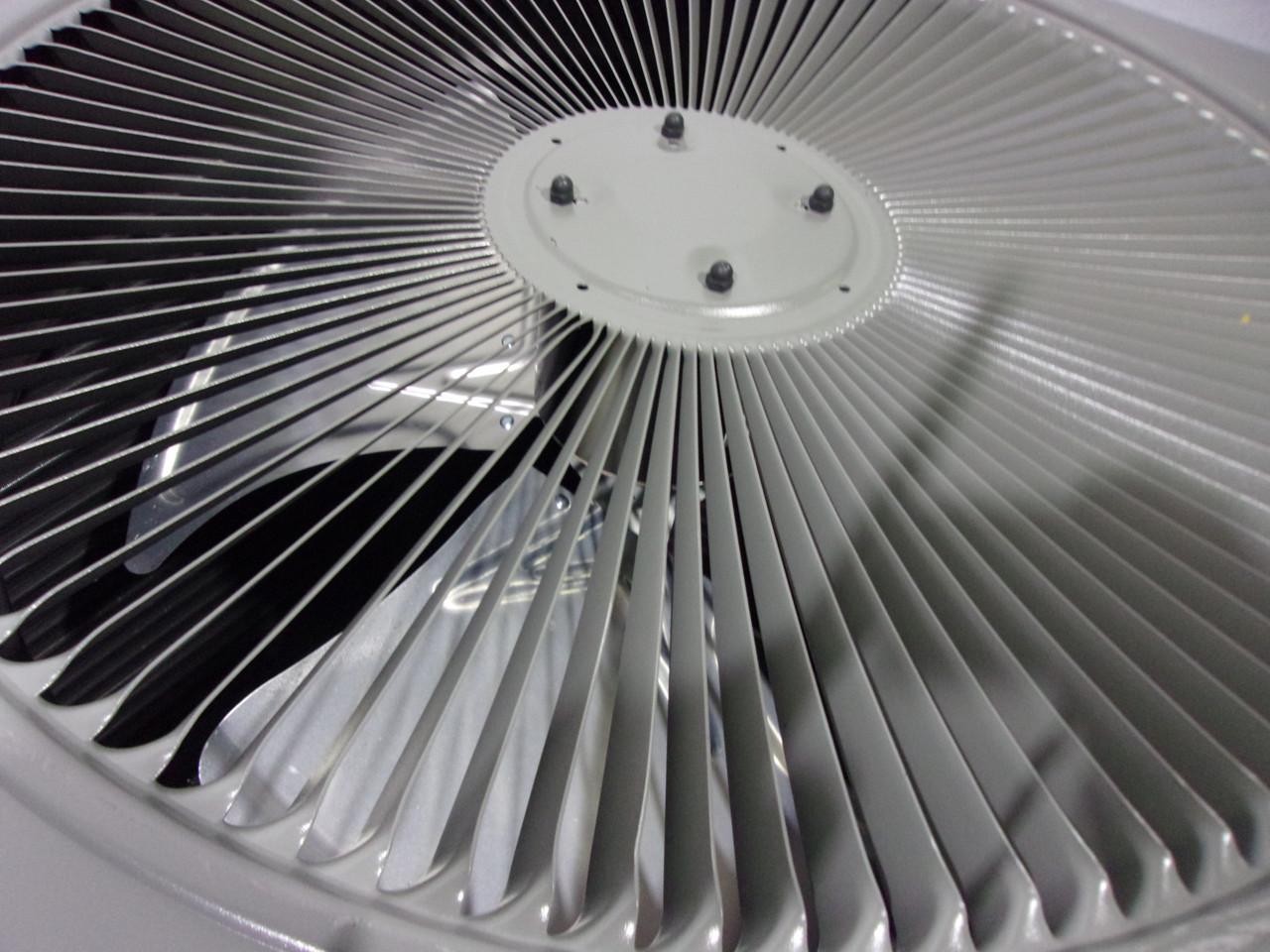 LENNOX Scratch & Dent Central Air Conditioner Condenser ML14KC1-042-230A04 ACC-2